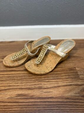 Gianni Bini Gold Embellished Wedge Sandals size 8 (SKU 156)